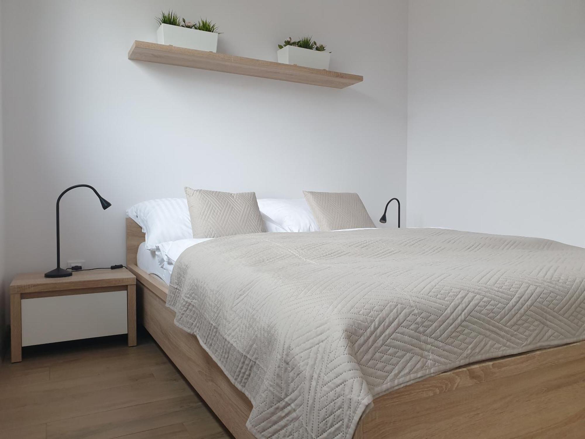 Near The Airport- Apartments 크라쿠프 외부 사진